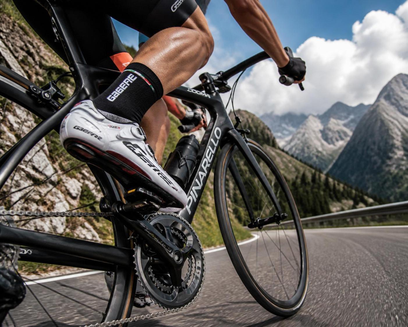 découvrez notre avis complet sur les chaussures gaerne sg22, un modèle innovant conçu pour les cyclistes exigeants recherchant performance, confort et qualité.